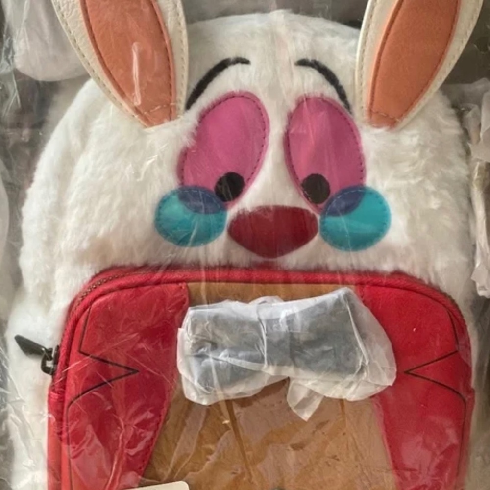 LOUNGEFLY  ALICE IN WONDERLAND WHITE RABBIT RATE  RETIRED